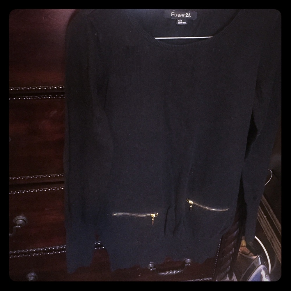 Black casual sweater