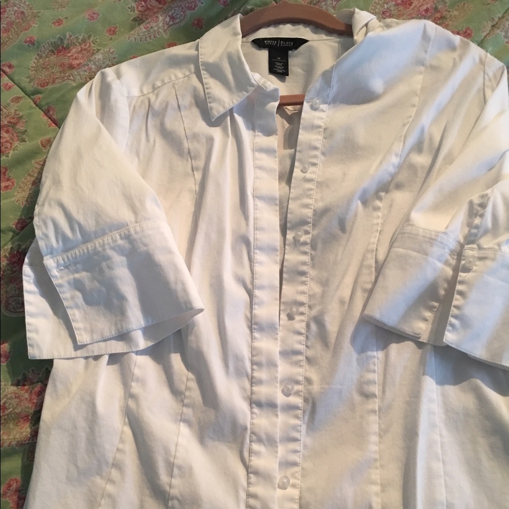 White buttoned down elbow sleeve top SALE!!