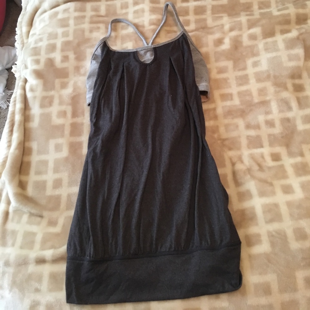 Grey Lululemon tank (size 6) built in sports bra