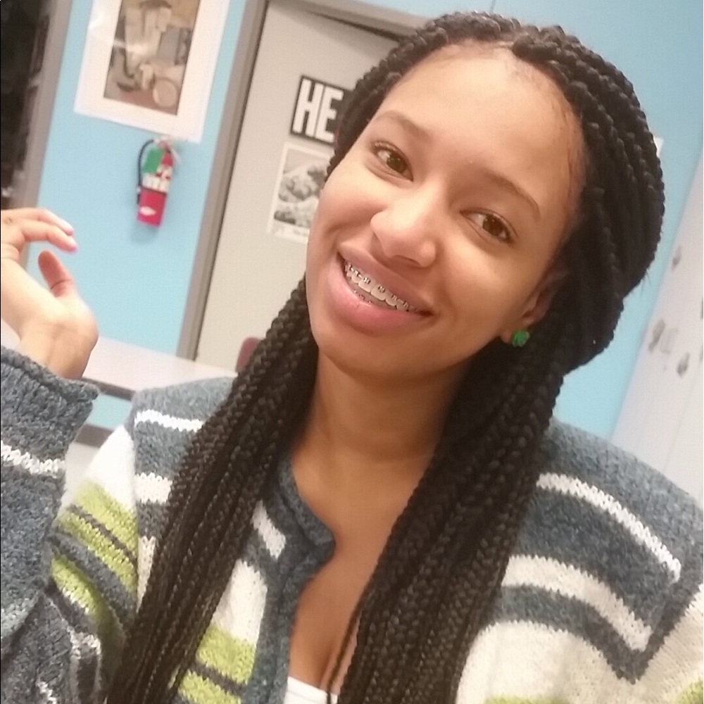 Meet your Posher, Makayla