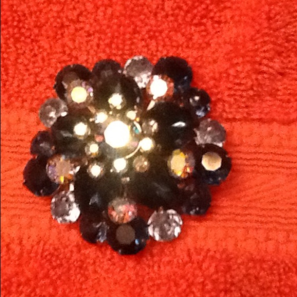 Vintage Pin...Gorg!✨✨✨