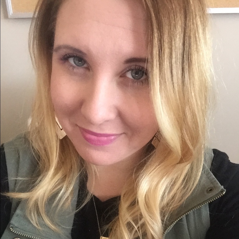 Meet your Posher, Danielle