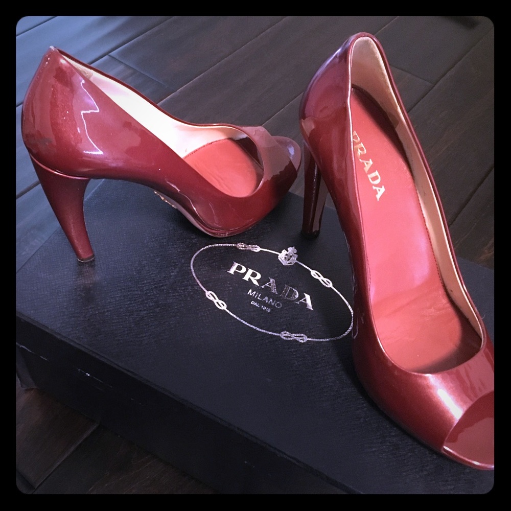 Authentic Prada Amber toned pumps!