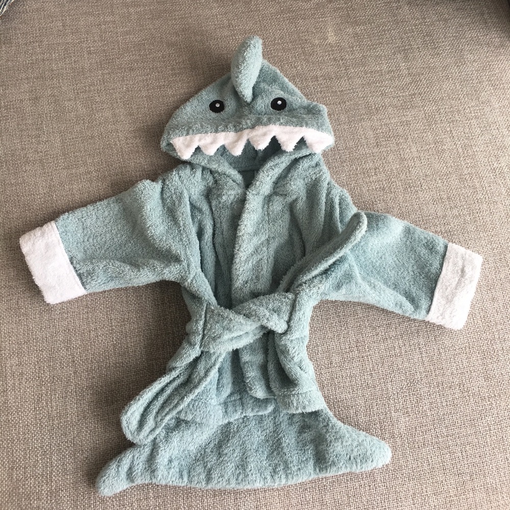 Never used! Baby boy shark towel/bath robe 🦈