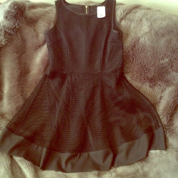 Forever 21 Dresses & Skirts - Little black dress with an edge