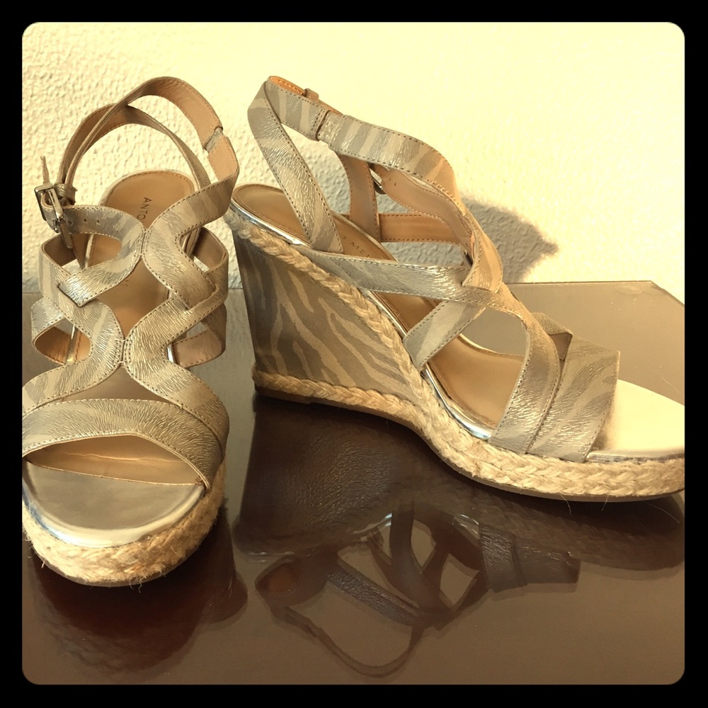 NEW ANTONIO MELANI ZEBRA PRINT WEDGES