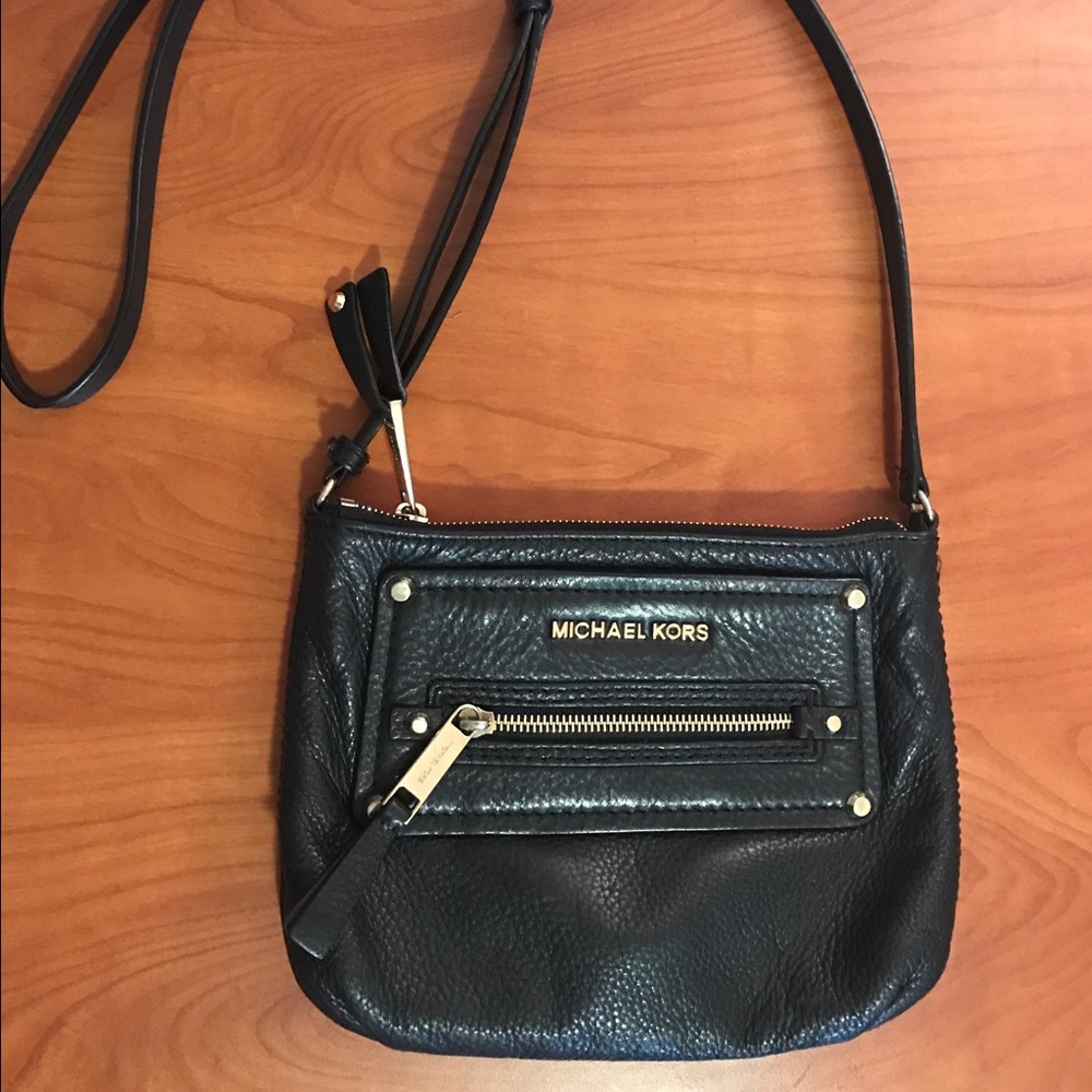 Michael Kors Cross Body!