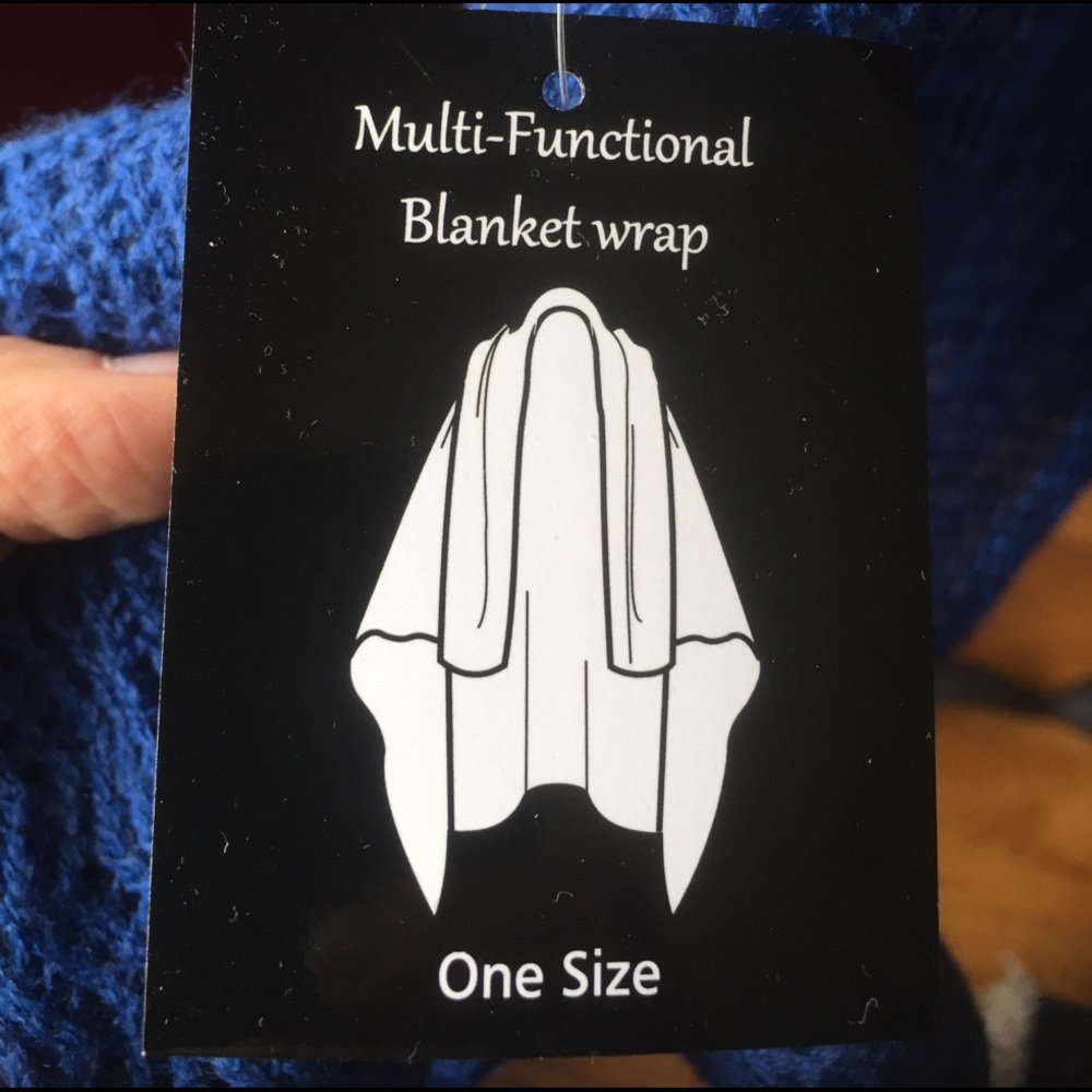 Multi functional blanket wrap.