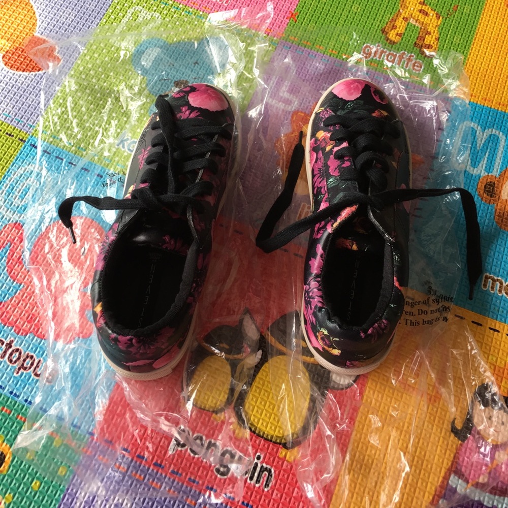 Steve Madden sneaker