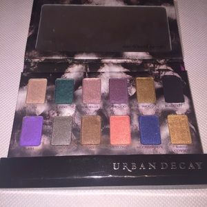 Urban Decay Shadow Box
