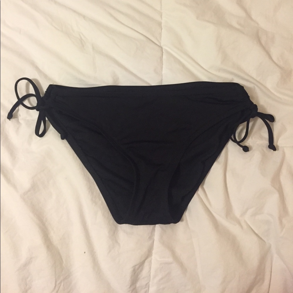 Black bikini bottoms