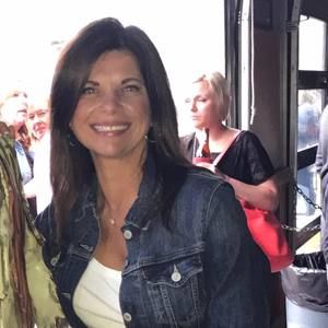 Meet your Posher, Athina