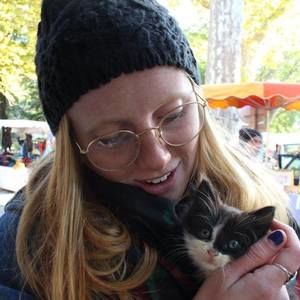 Meet your Posher, Emma