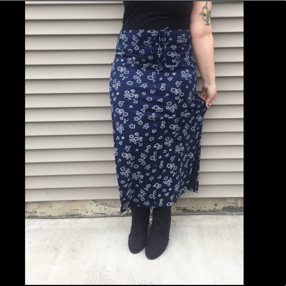Vintage Cool 90s/Early 00s Style Slit Skirt