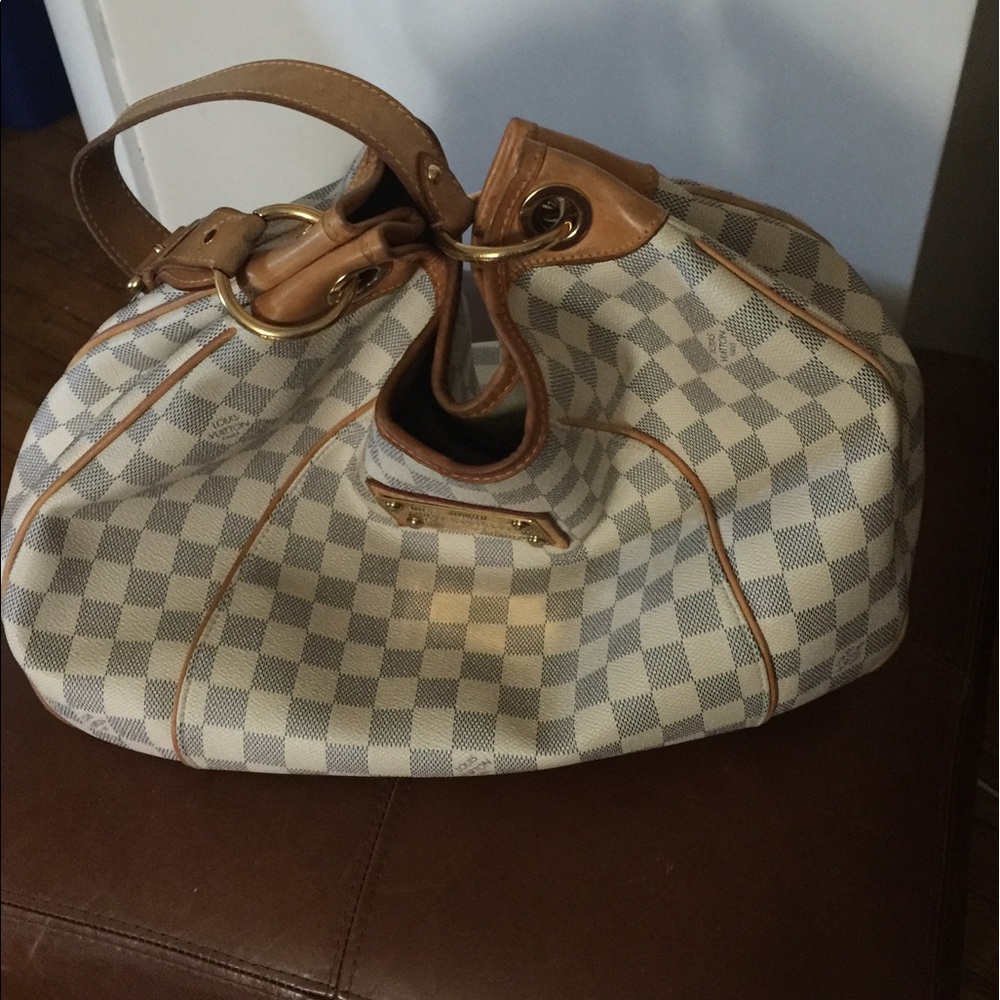 Louis Vuitton galleria GM.... willing to trade