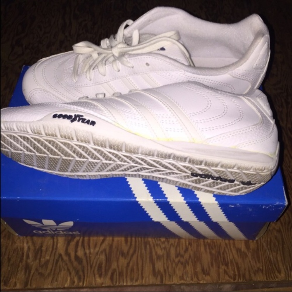 Adidas Goodyear Street White Size 7