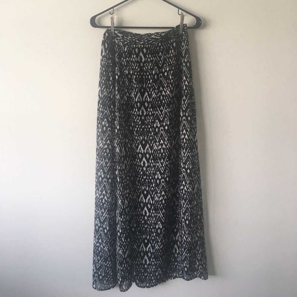 SLIT FRONT MAXI SKIRT