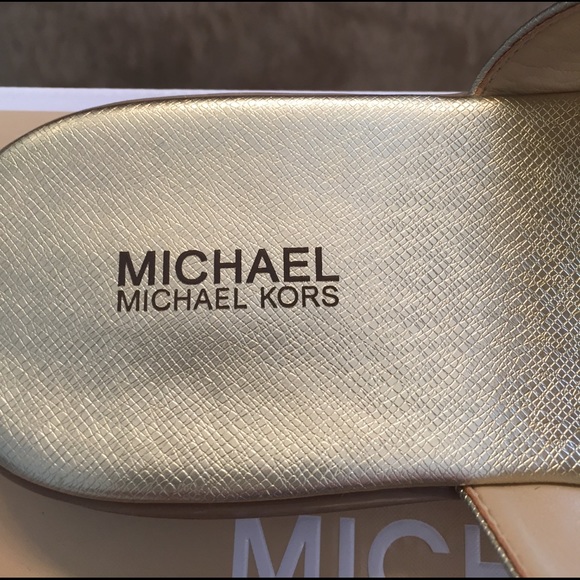 🆕Michael Kors Warren pale gold leather sandals 9M - Picture 3 of 8