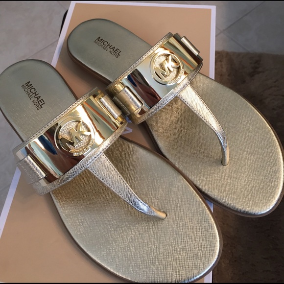 🆕Michael Kors Warren pale gold leather sandals 9M - Picture 8 of 8