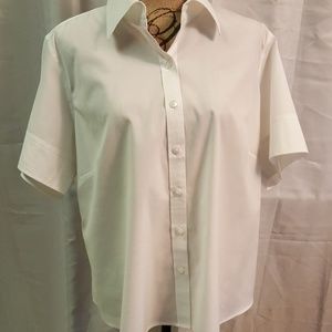 (Curvy Ladies ☺️) 🌹Talbots White Top🌹
