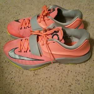 Kevin Durat Nikes