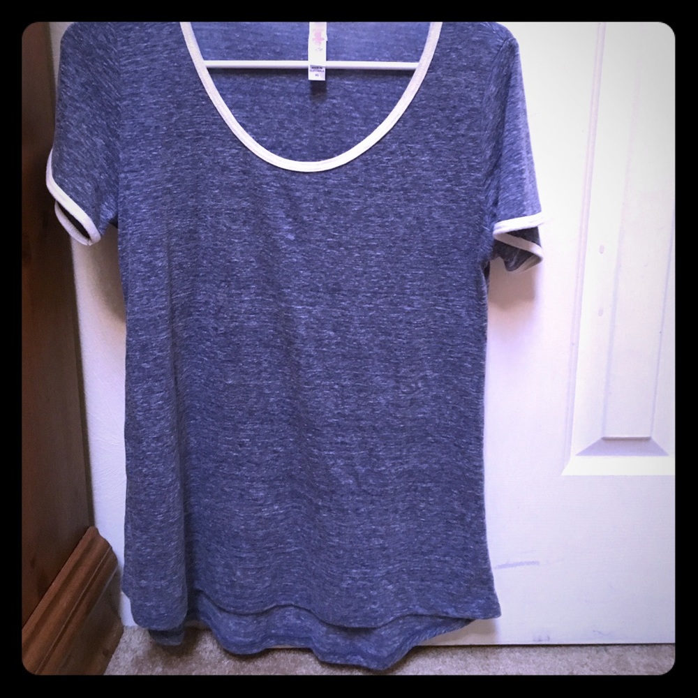 LuLaRoe Classic T.