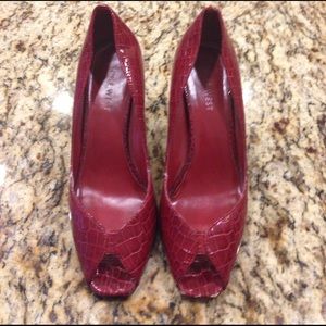 Red Nine West Pumps