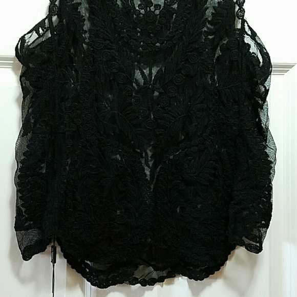 New! Lace Top - Picture 3 of 5
