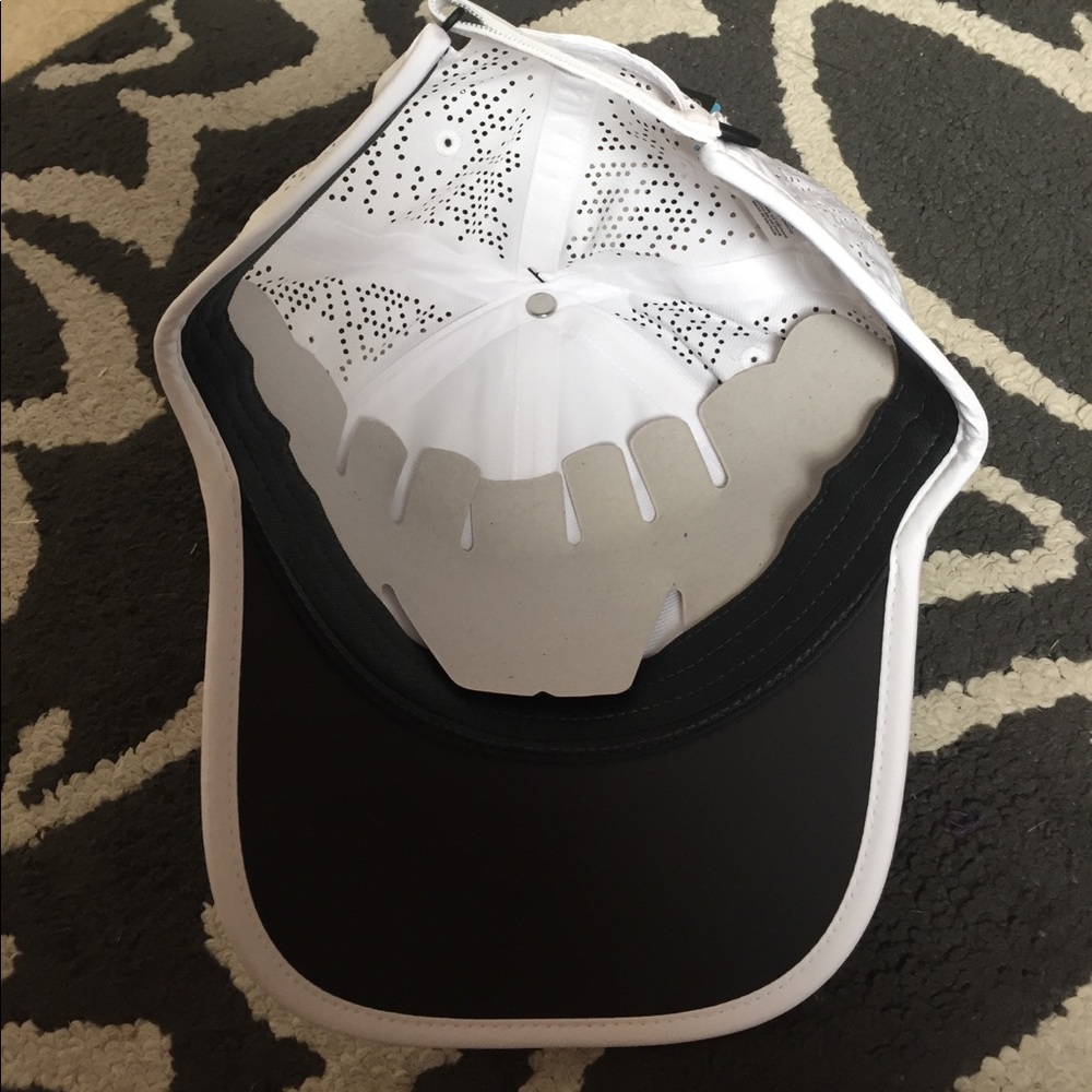Last One! Nike Women's Perforated Golf Hat NWT - Picture 4 of 6