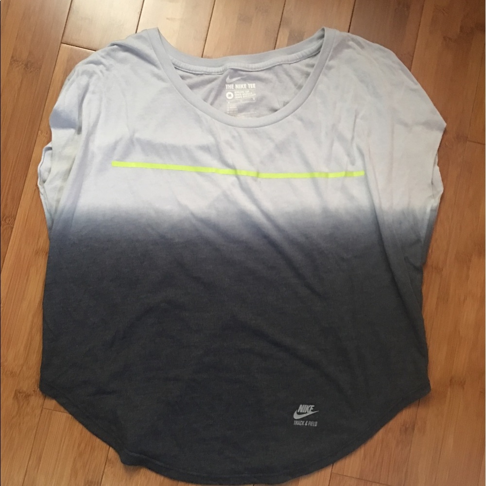 Nike top