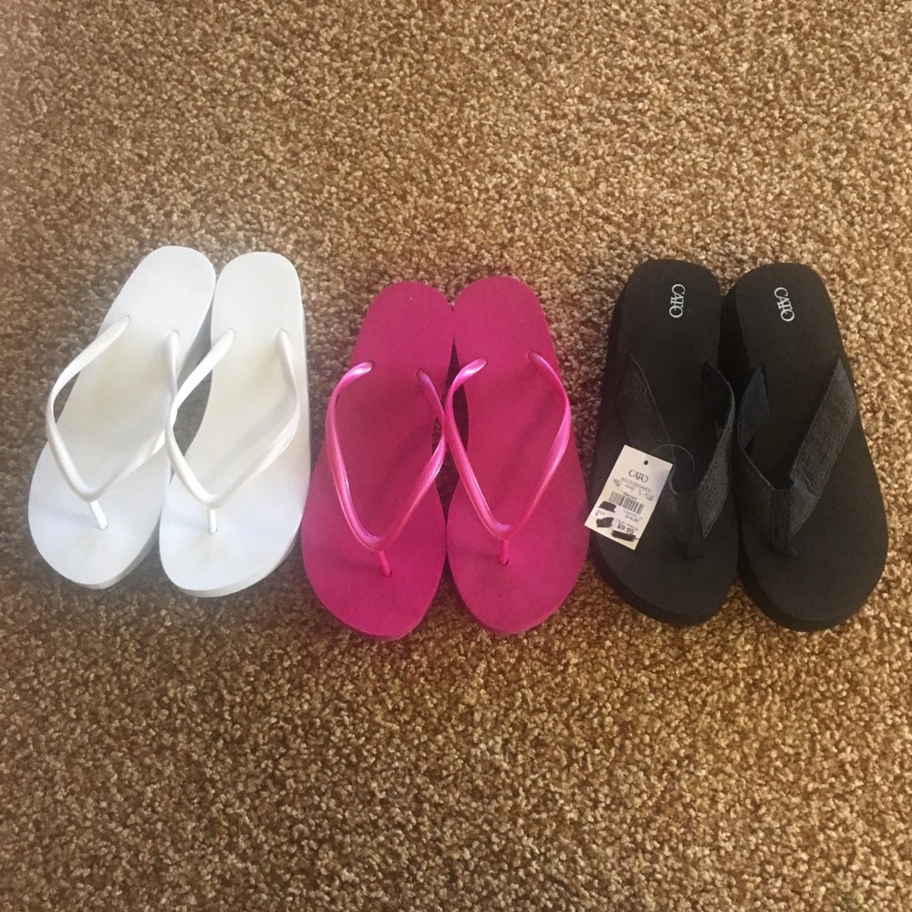 Black pink white wedge flip flops bundle 🖤💗💟