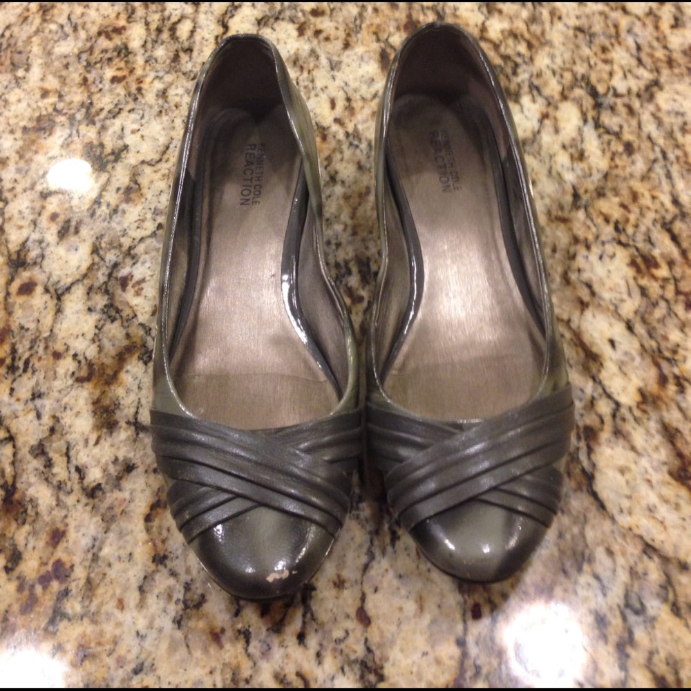 Kenneth Cole Gray Flats