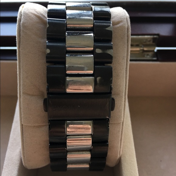 Michael Kors Chronograph Watch - Picture 2 of 2