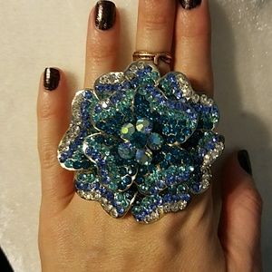 Over sized flower ring