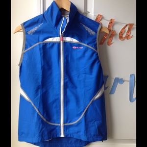 Light weight running vest