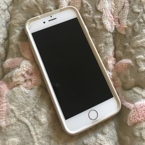 White iPhone 6! Comes w. $50 bamboo pearl case!