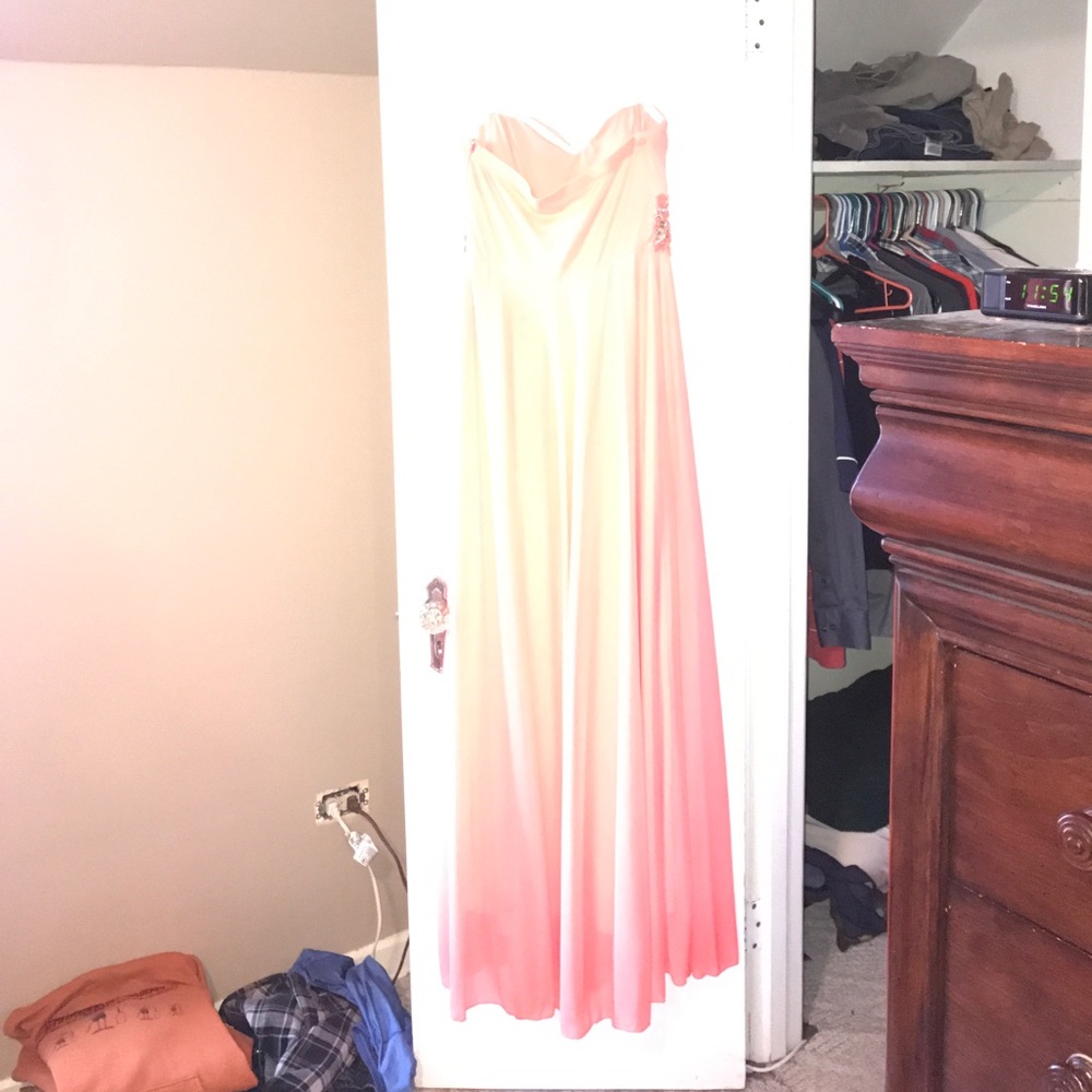Dress - Picture 2 of 3