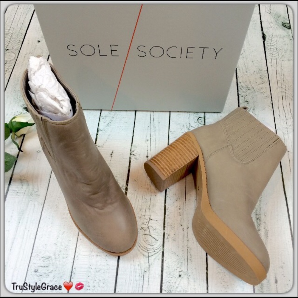 BNIB 🍂 Sole Society "Jett" Gray Leather Booties