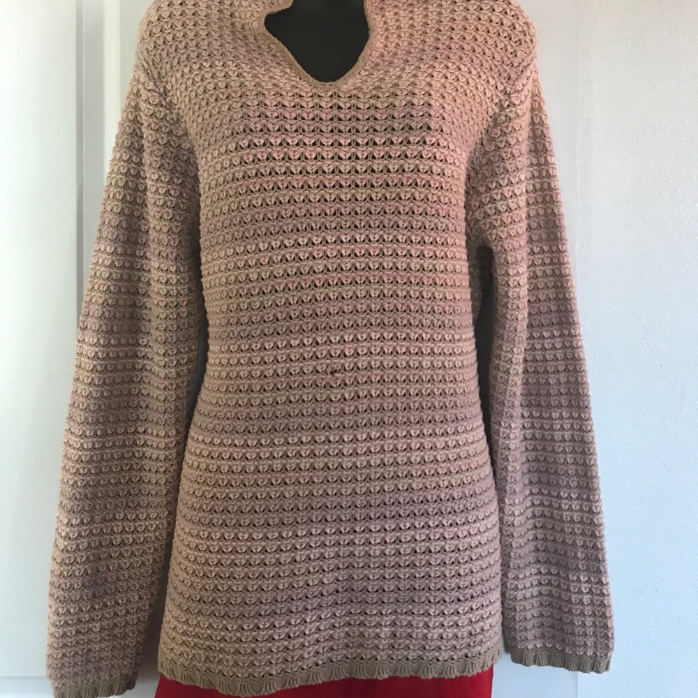 Pink & Beige V-Neck Crochet-woven Sweater