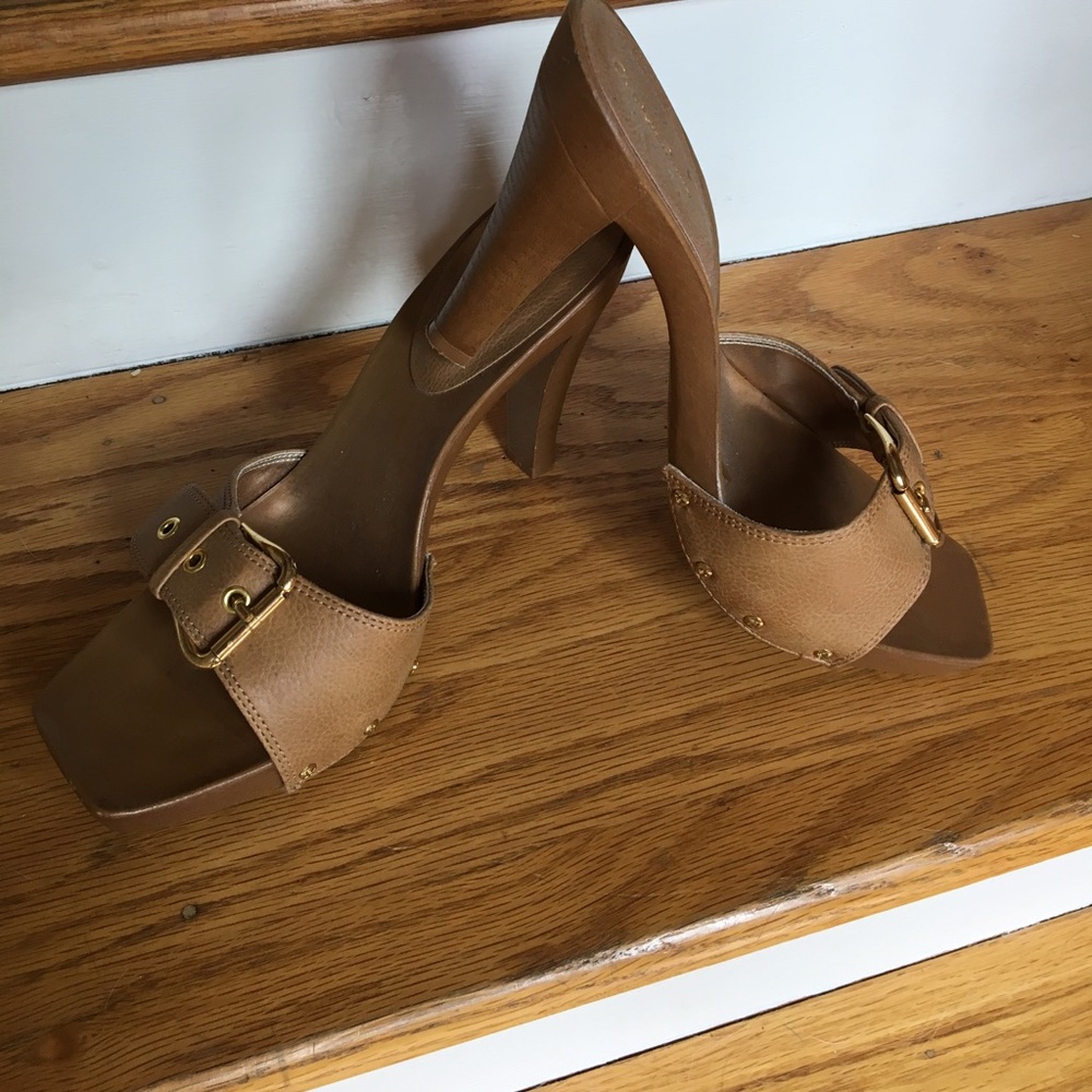 Tan buckle heel