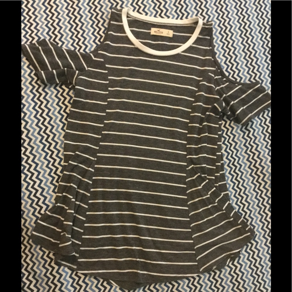 Hollister cold shoulder top [CLOSET CLEAROUT]