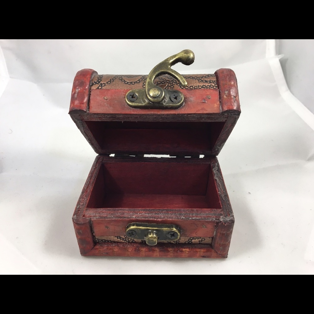 Small dower chests - Picture 3 of 8