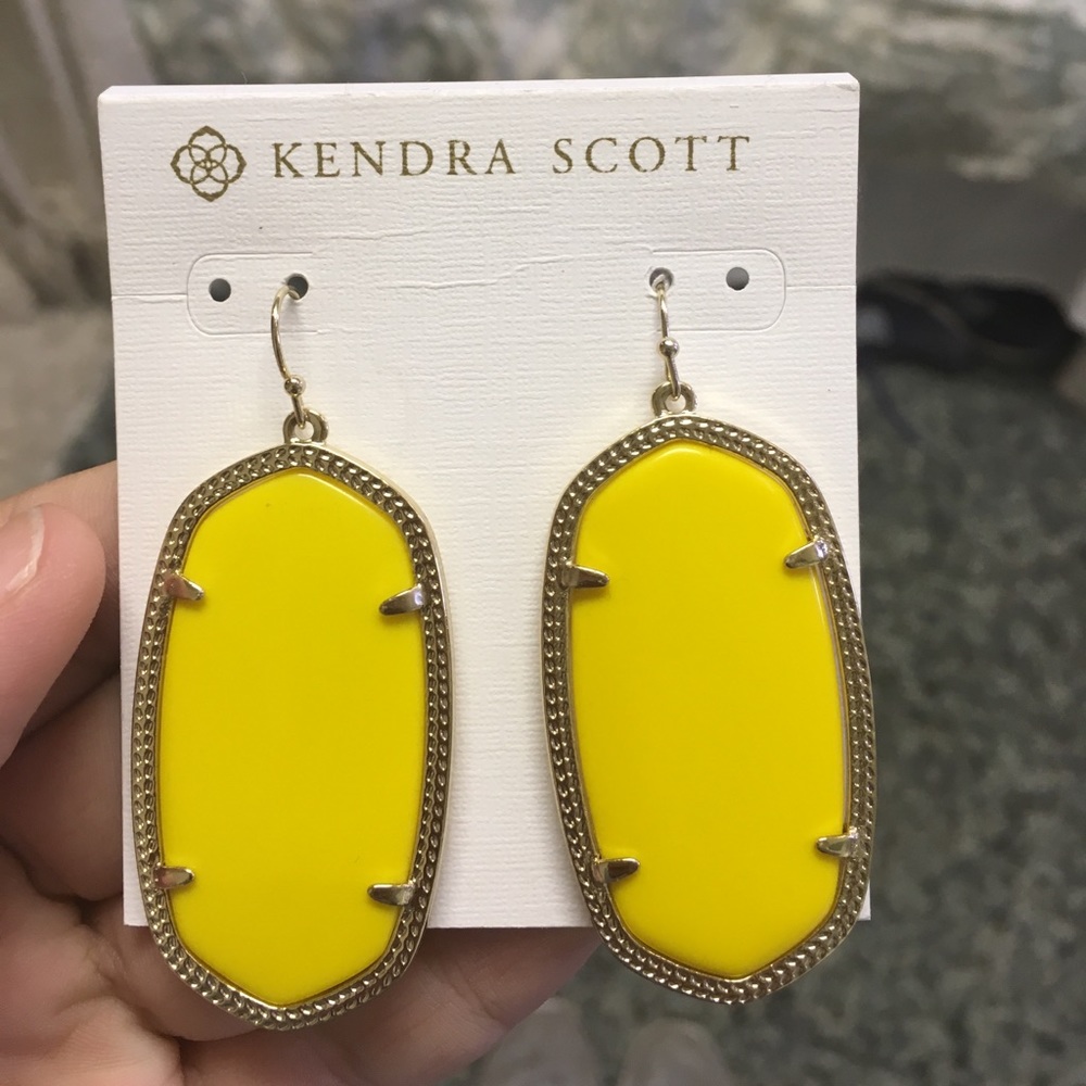NWT Kendra Scott earrings