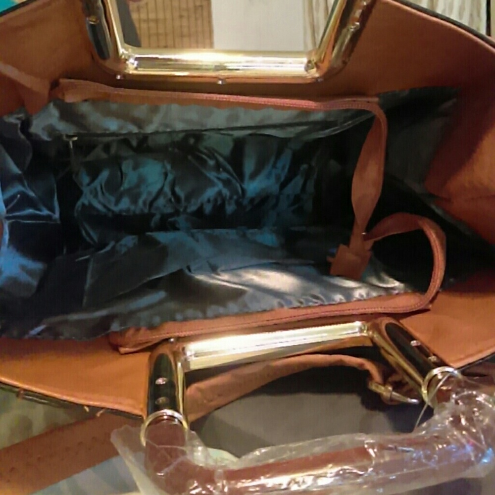 Purse - Picture 3 of 4