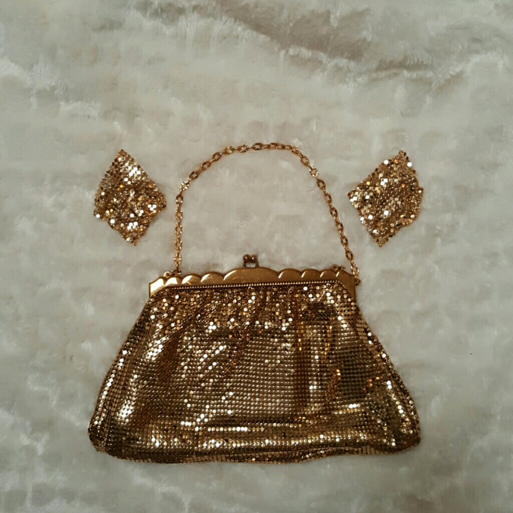 Vintage 1930's Whiting and Davis Co gold tone mesh