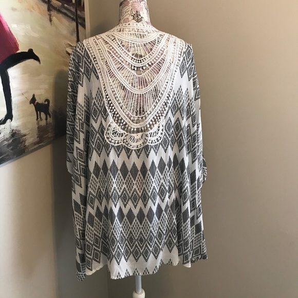 SOLD locally PinkBlush Kimono - Picture 3 of 4