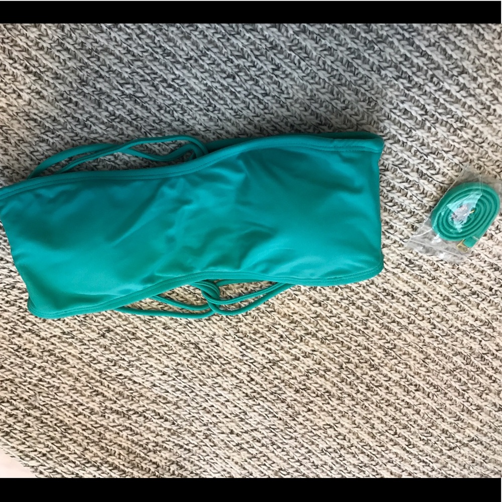 Strappy bikini top Forever 21