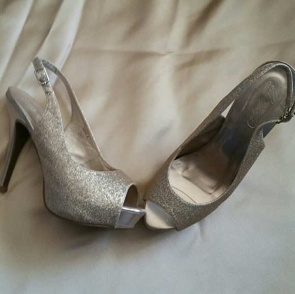 Michaelangelo heels - Picture 2 of 7