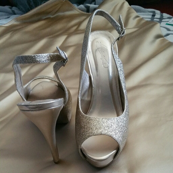 Michaelangelo heels - Picture 6 of 7