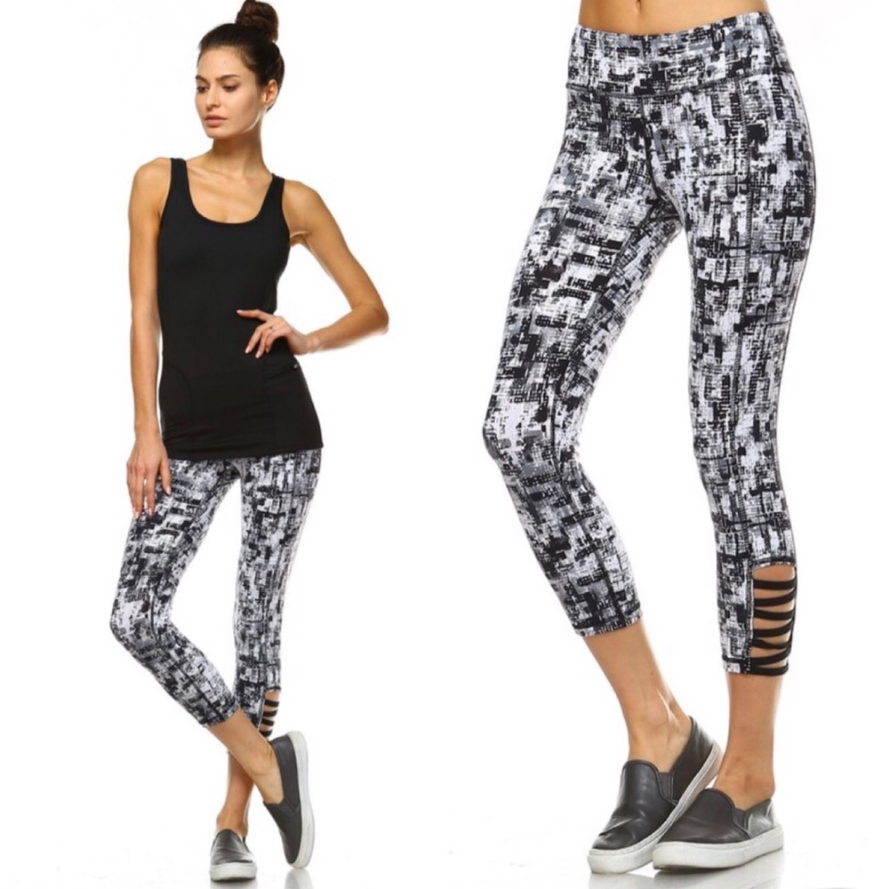 ✨HP 5/31✨Criss Cross Detail Workout Leggings